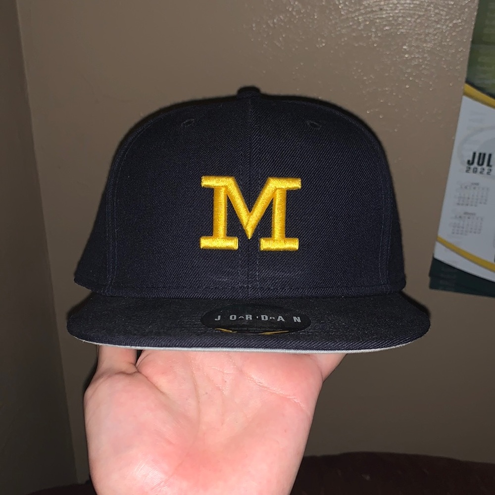 Jordan Mens Navy Michigan Hat Size 7 7/8